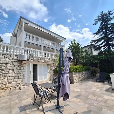 Apartment Dejana Jadranovo
