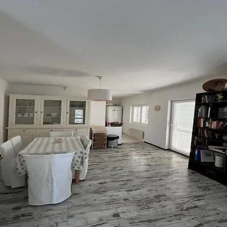 Dejana Apartment *