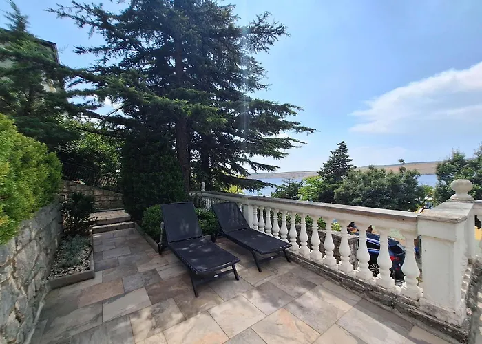 Sofi Apartament Jadranovo