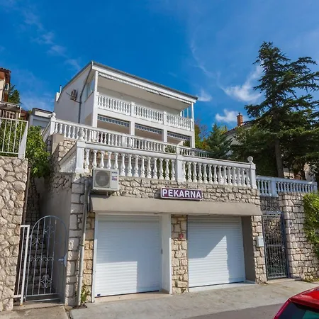 Apartment Dejana *